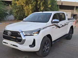 2024 Toyota Hilux in Al Ain used car