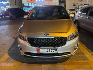 2015 Kia Sedona in Al Ain used car