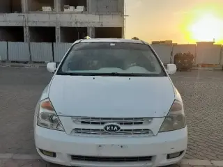 2009 Kia Carnival in Al Ain used car