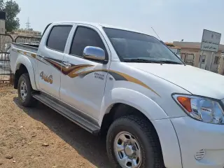 2007 Toyota Hilux in Al Ain used car
