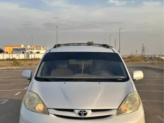 2008 Toyota Sienna in Al Ain used car